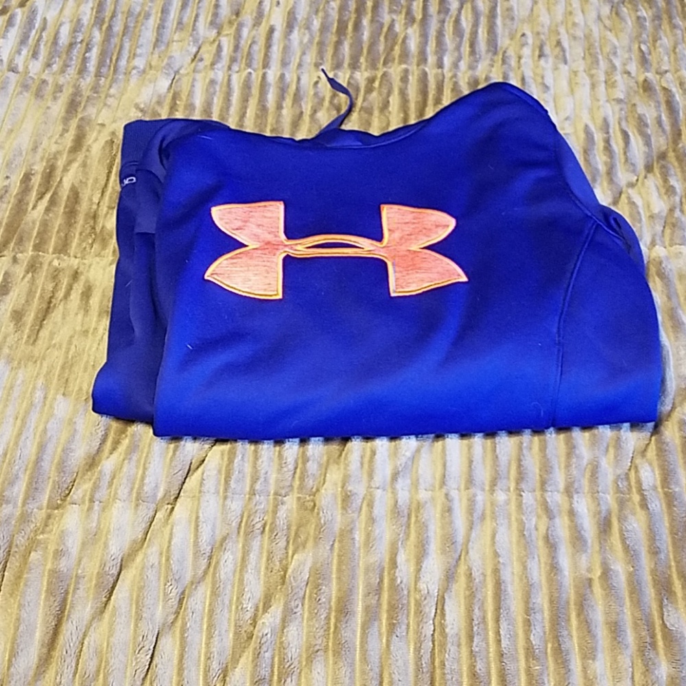 Under armour sweatshirt size M